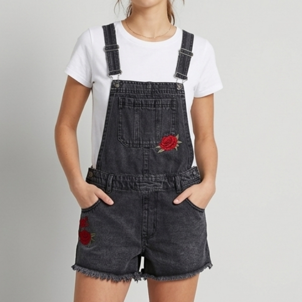 Forever 21 Black Denim Overall Shorts Sz 26 XS Raw Hem Embroidered Red Rose Y2K